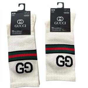 NWT 2 Pair Gucci Outlet Men's Cream 
With classic Gucci Striped Socks